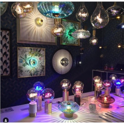 Madison – Lampe de table finition argent avec bouton | Message In The Bulb