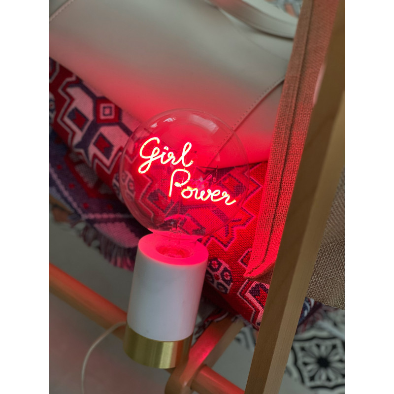 Ampoule "Girl Power" – Message lumineux rouge – Message In The Bulb – À poser