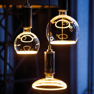 Ampoule Led Flottante Ovale 200 or de Segula