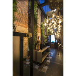 WHIZZ – Suspension design or satiné et noire Wagner